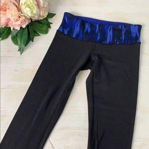 Lululemon Black Wunder Under Mid Rise Crop Legging